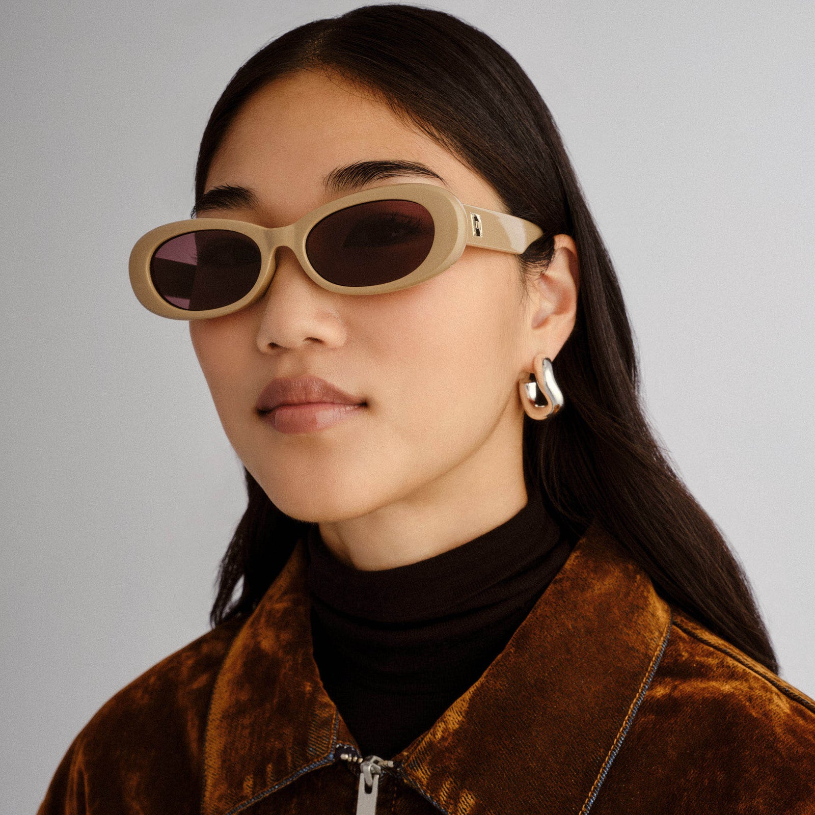 Hey Ya + Cappuccino Female Oval Sunglasses | Le Specs