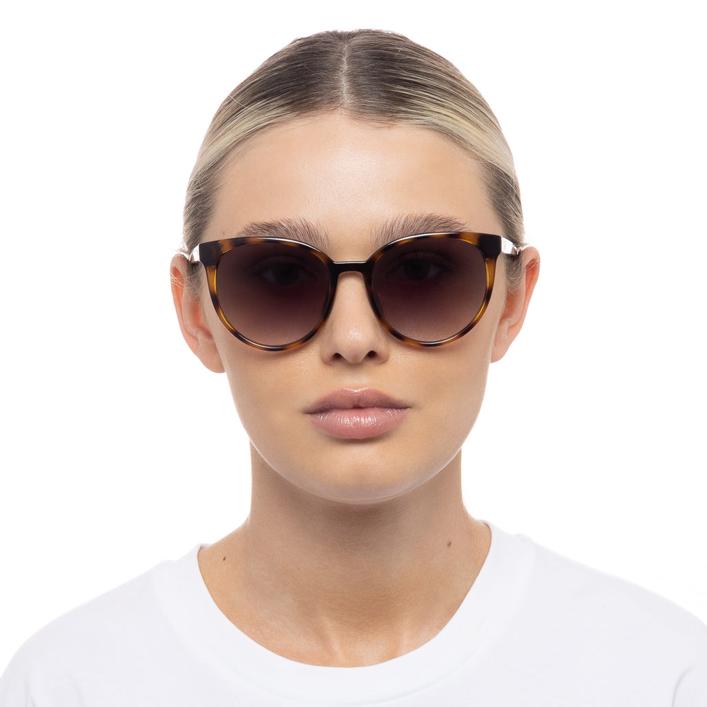 Armada Tort Women s Round Sunglasses Le Specs