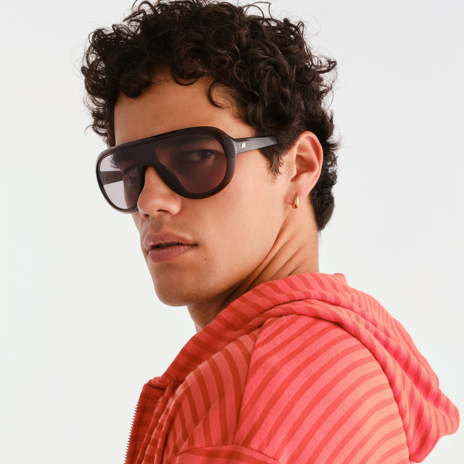 Obsession Dark Taupe Uni-Sex Shield Sunglasses | Le Specs