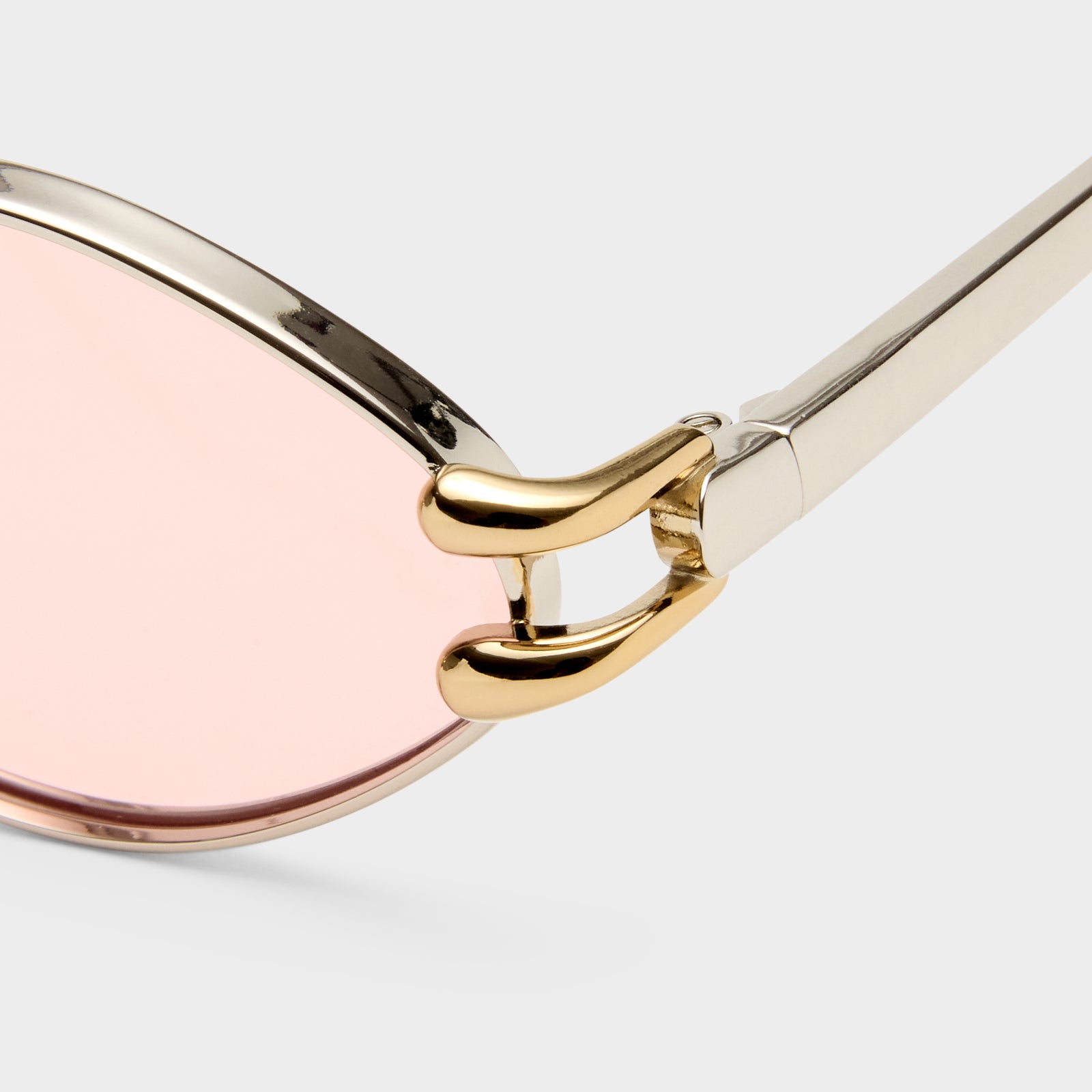 Numero Quince Silver Gold Female Oval Sunglasses | Le Specs