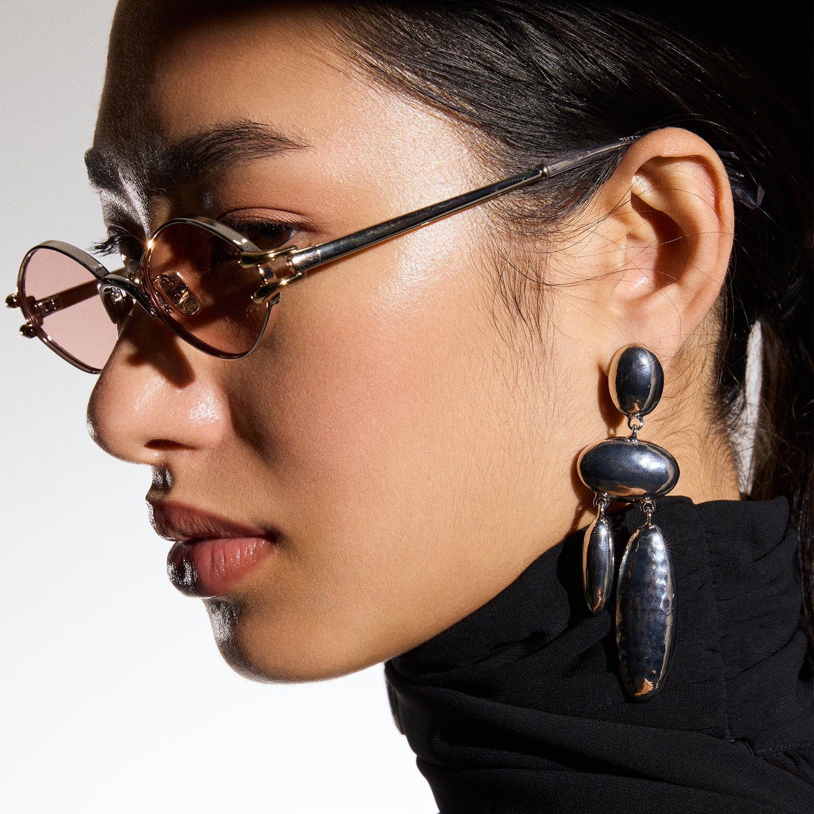 Numero Quince Silver Gold Female Oval Sunglasses | Le Specs