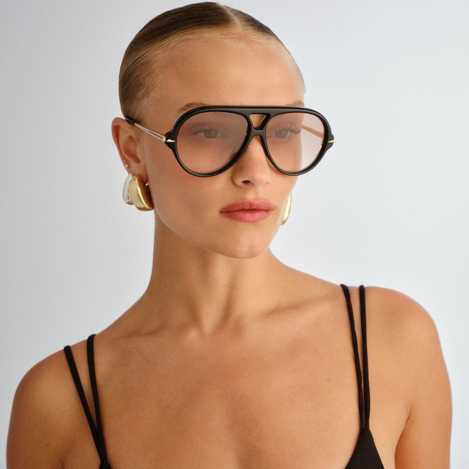 Numero Once Obsidian Black Female Aviator Sunglasses | Le Specs