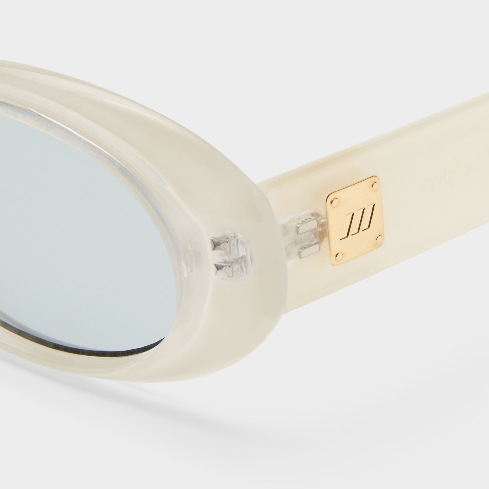 Work It Vanilla Pearl Uni-Sex Oval Sunglasses | Le Specs