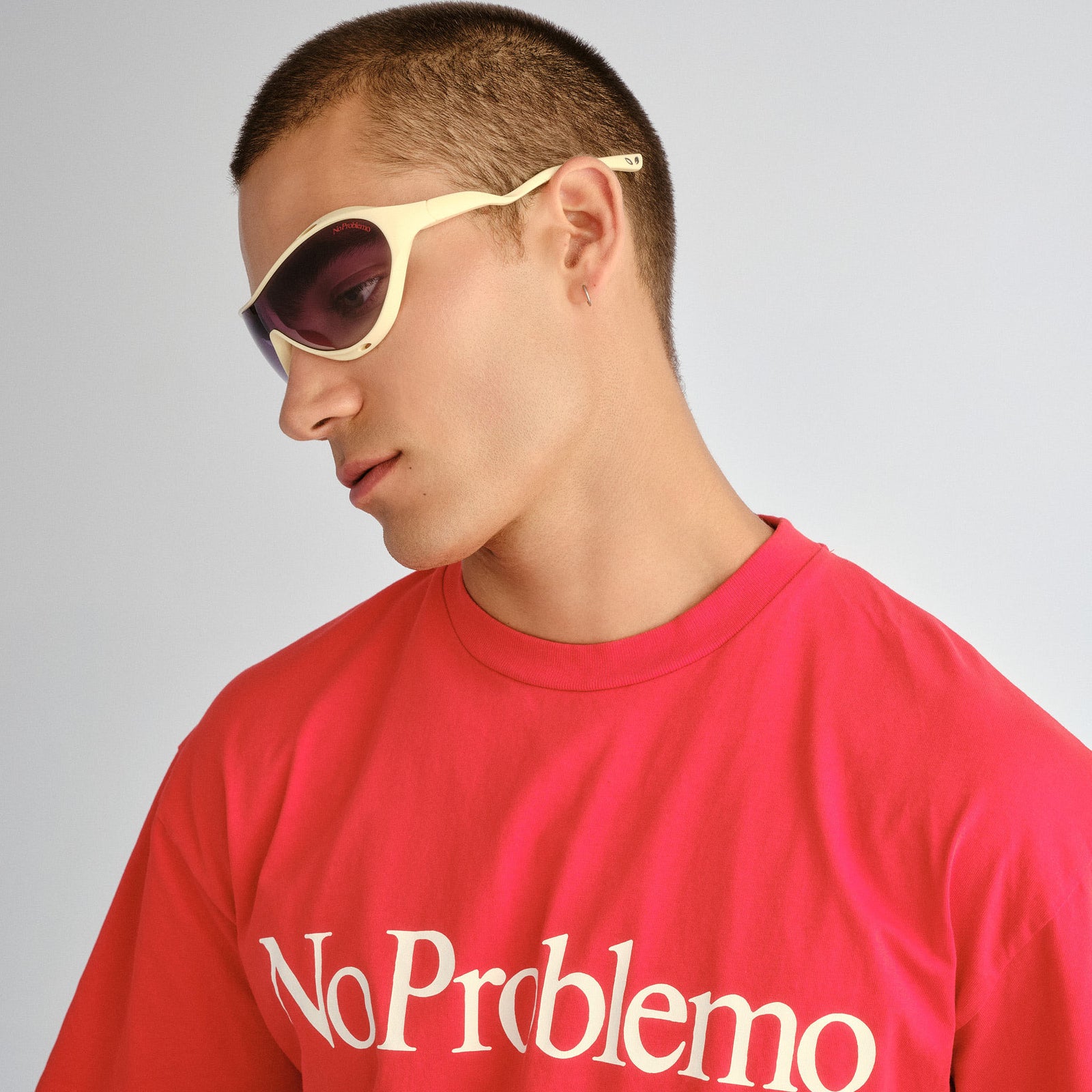 Iris Off White Uni-Sex Shield Sunglasses | Le Specs