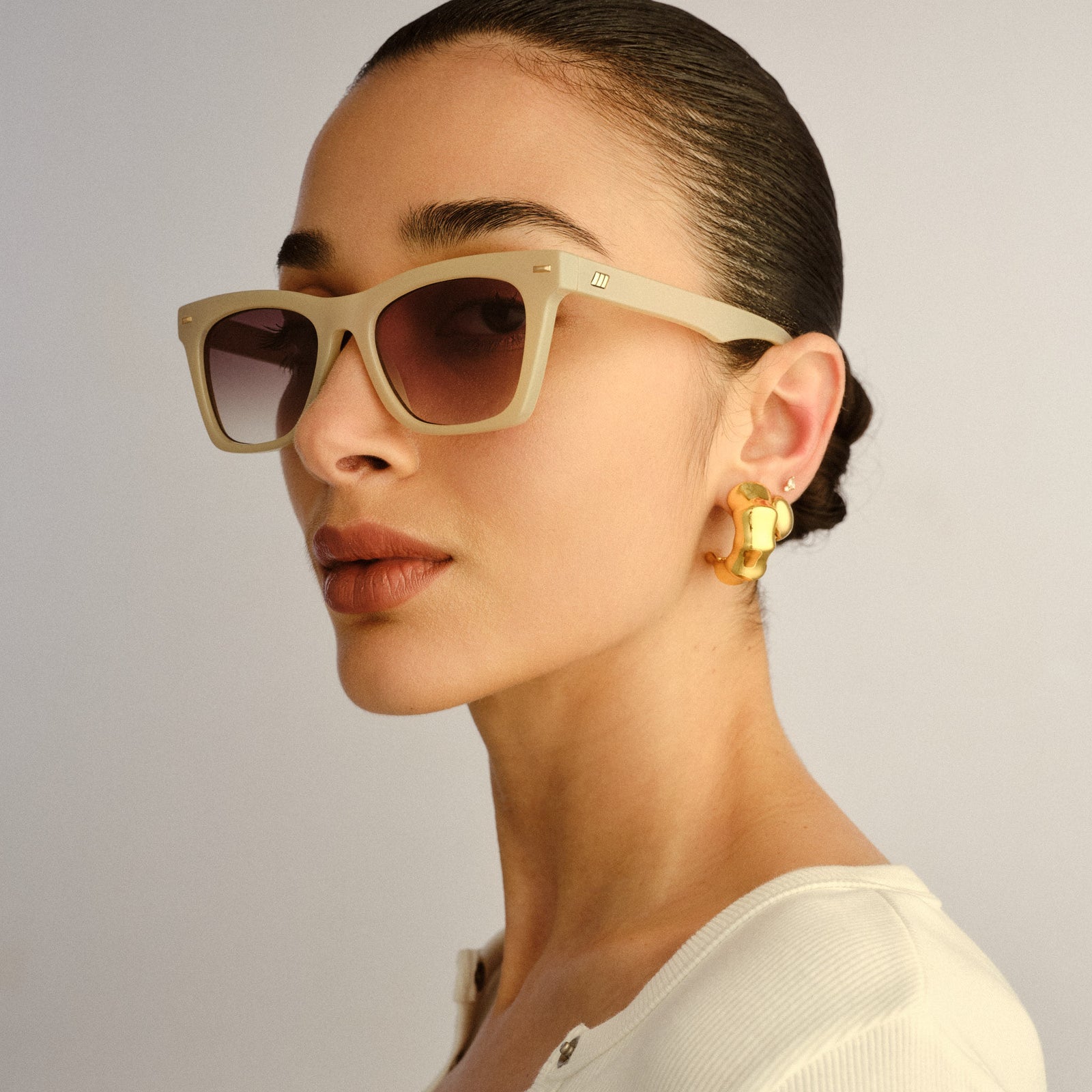 Chante Ivory Female D-Frame Sunglasses | Le Specs