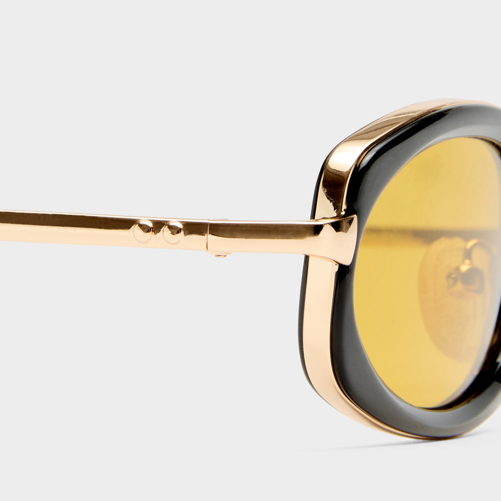 Mecharo Gold Black Uni-Sex Oval Sunglasses | Le Specs