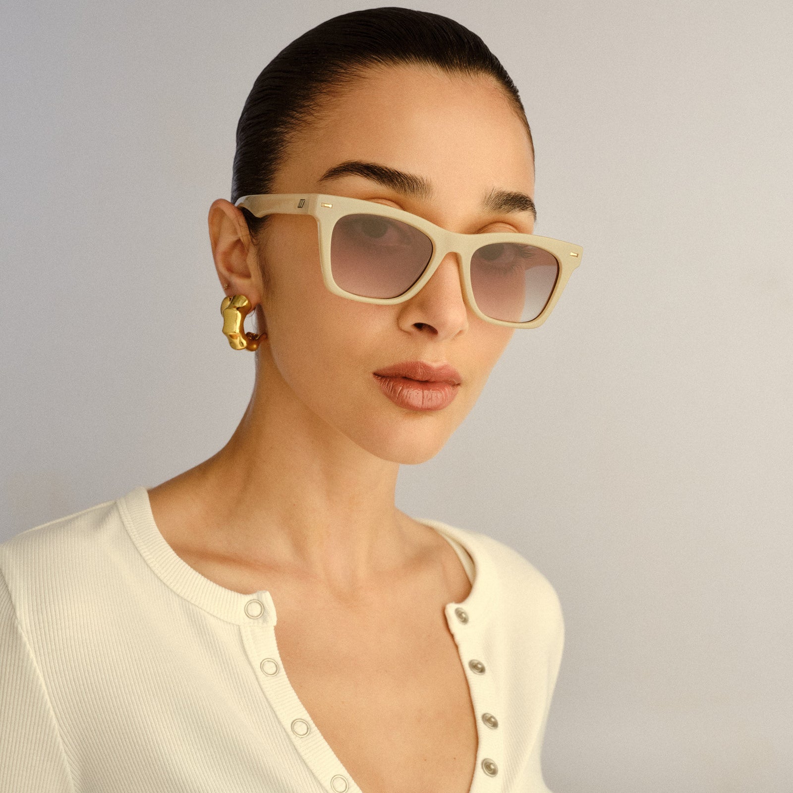 Chante Ivory Female D-Frame Sunglasses | Le Specs