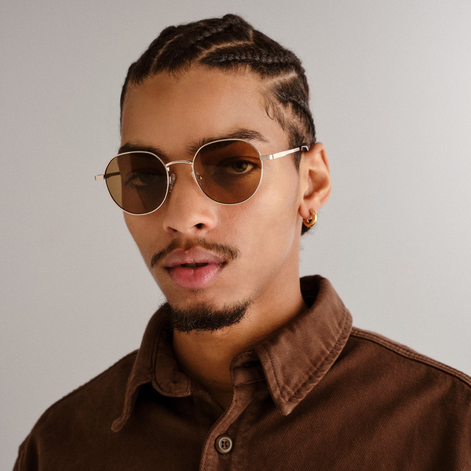 Odyssey Gold Uni-Sex Round Sunglasses | Le Specs