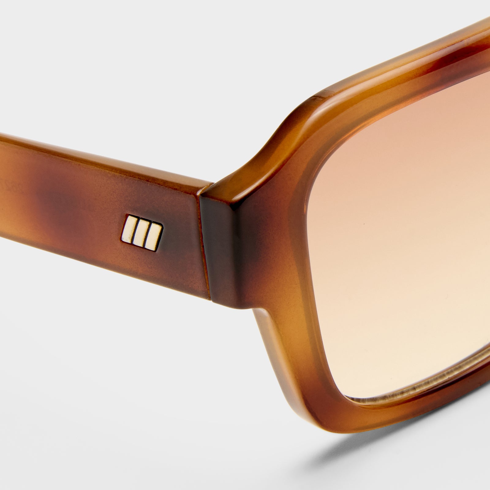 Subzero + Vintage Tort Uni-Sex Aviator Sunglasses | Le Specs