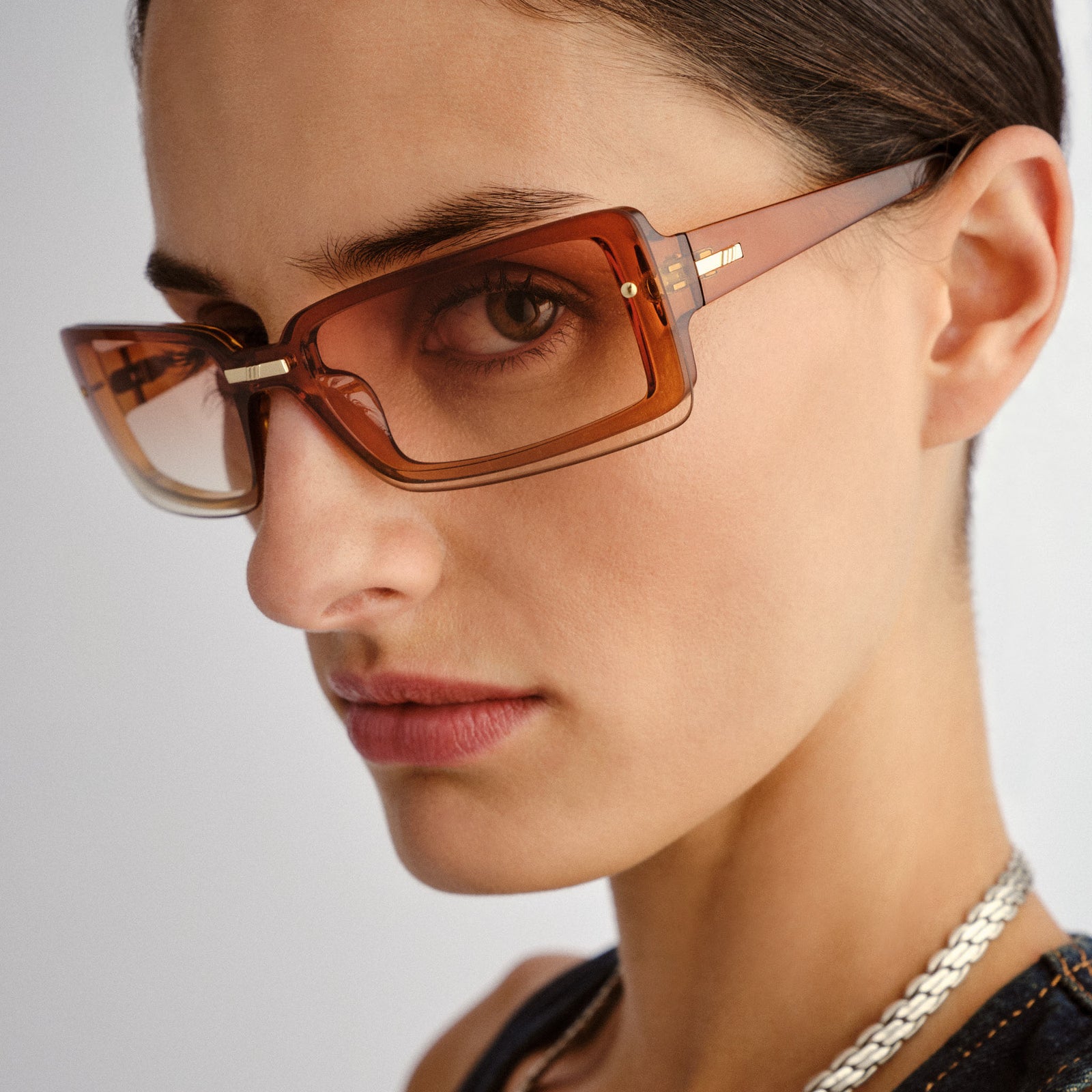 Evasion Whiskey Female Rectangle Sunglasses | Le Specs