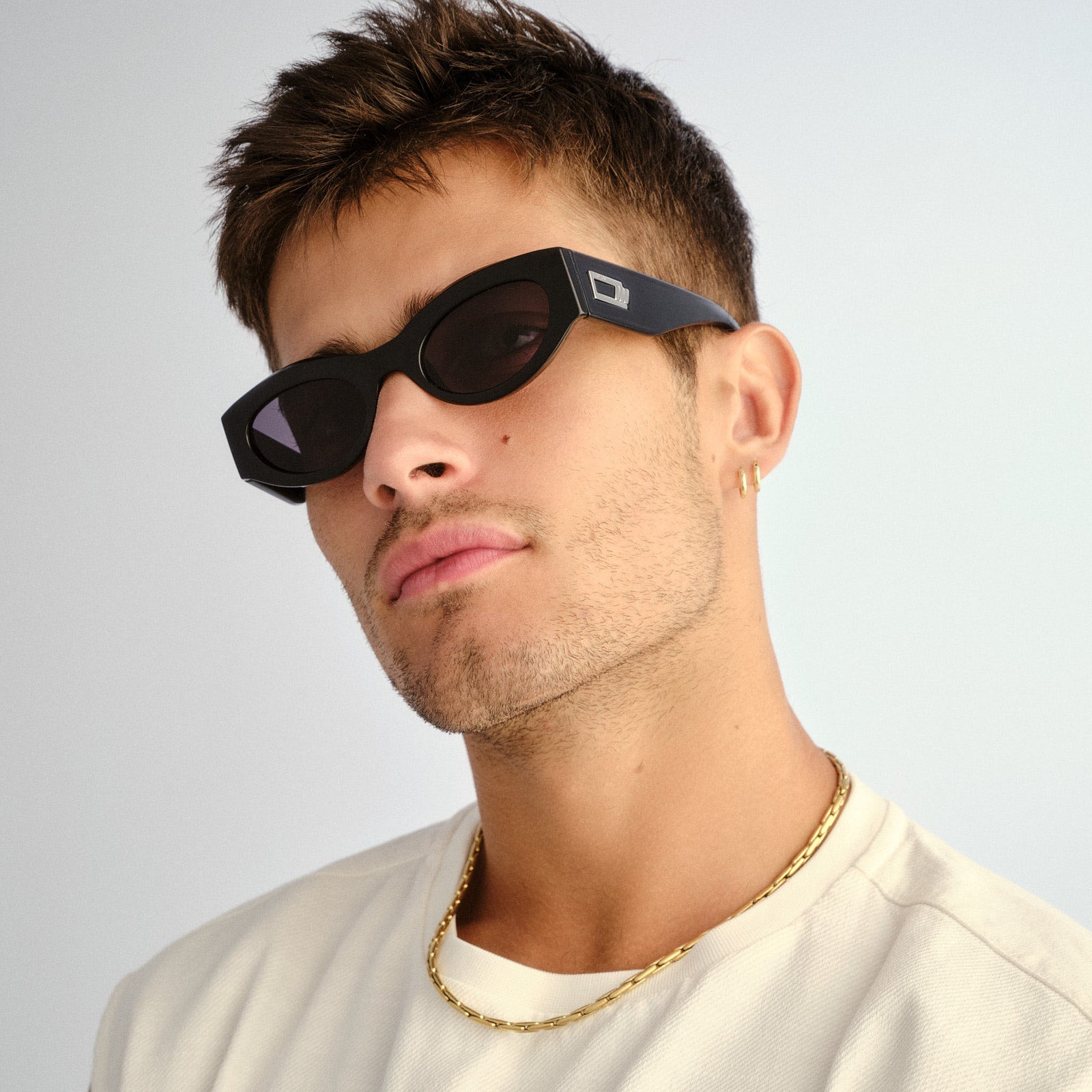 Body Bumpin Ii Black Uni-Sex Oval Sunglasses | Le Specs