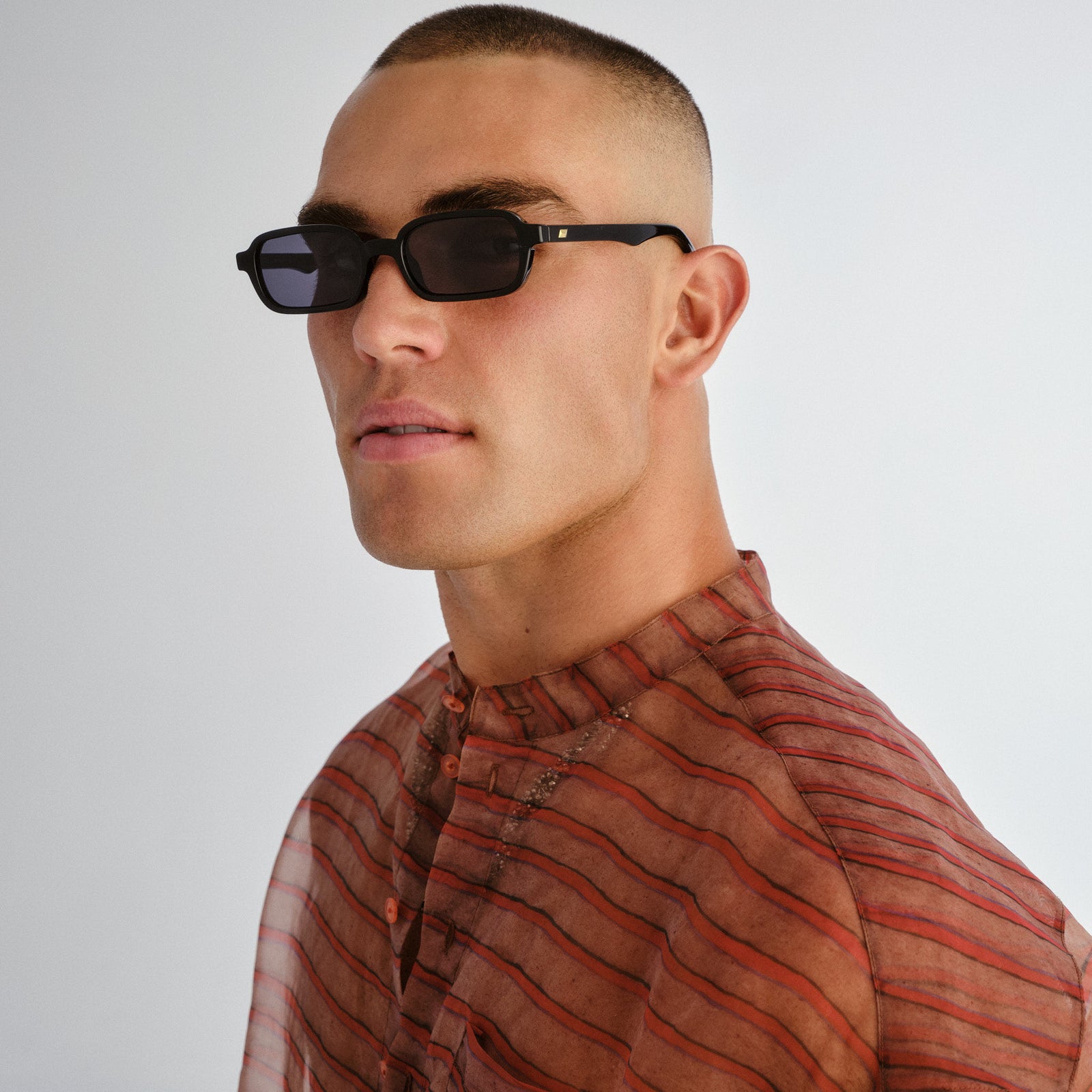 Pilferer Black Uni-Sex Rectangle Sunglasses | Le Specs