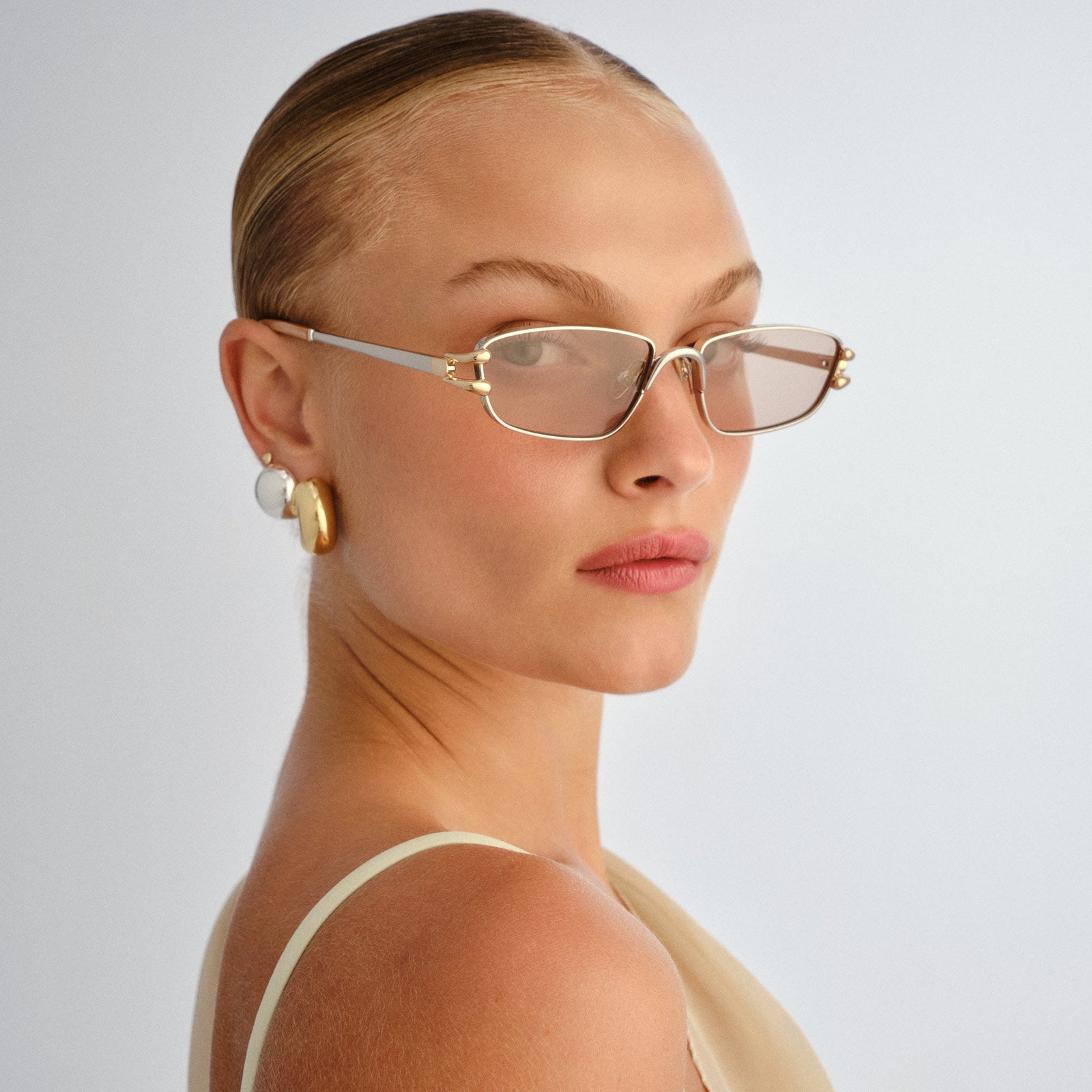 Numero Cinco Bright Silver Female Rectangle Sunglasses | Le Specs