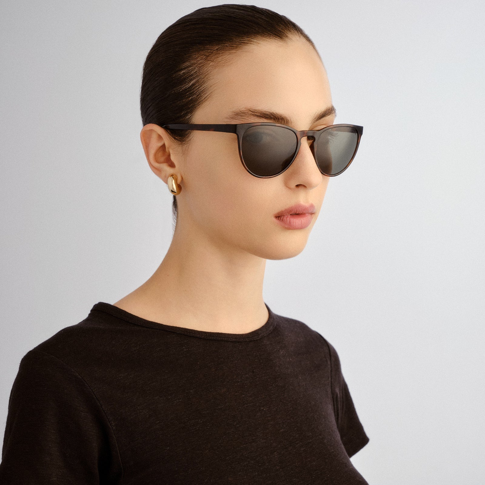 Invincible Tort Uni-Sex Round Sunglasses | Le Specs