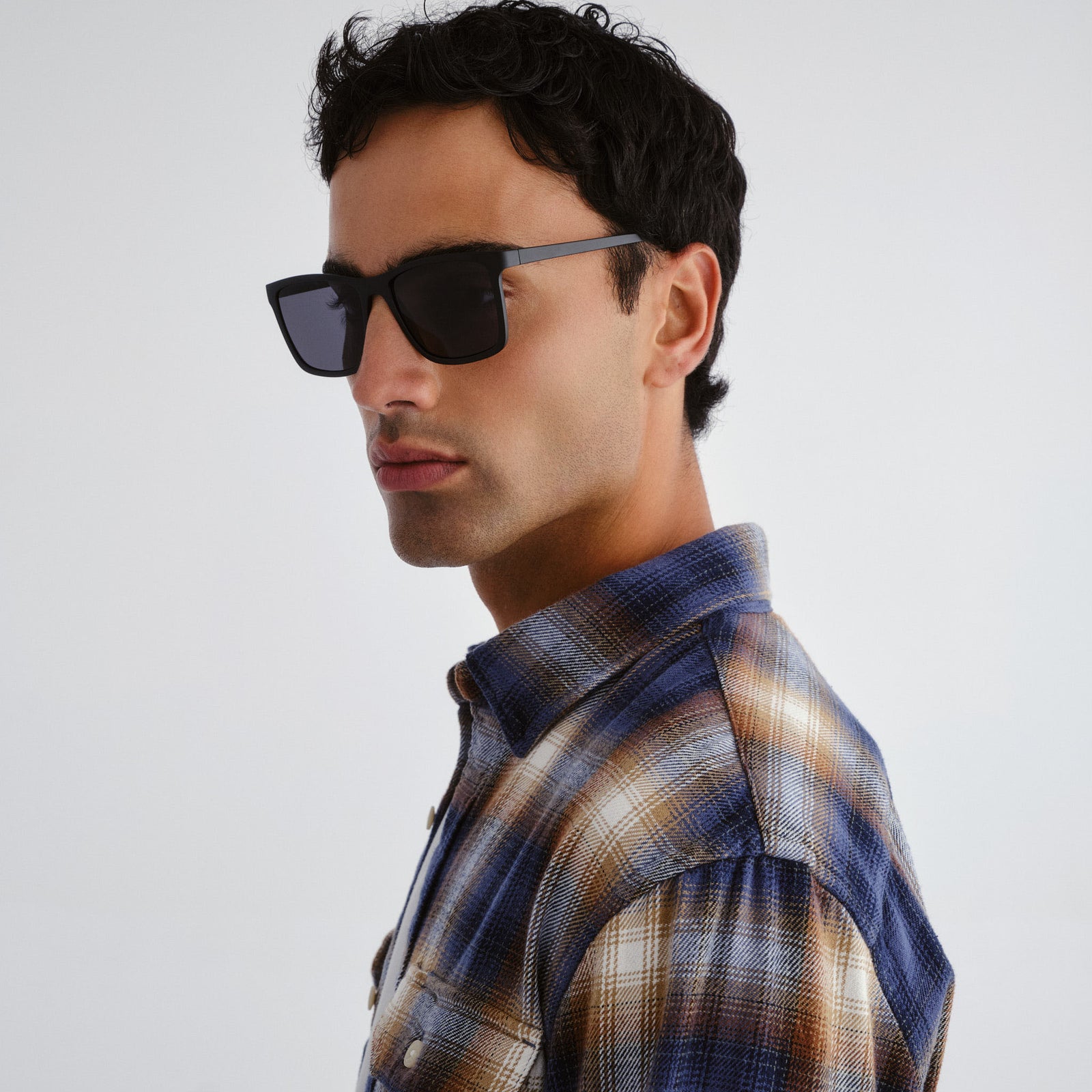 Master Tamers Matte Black Male D-Frame Sunglasses | Le Specs