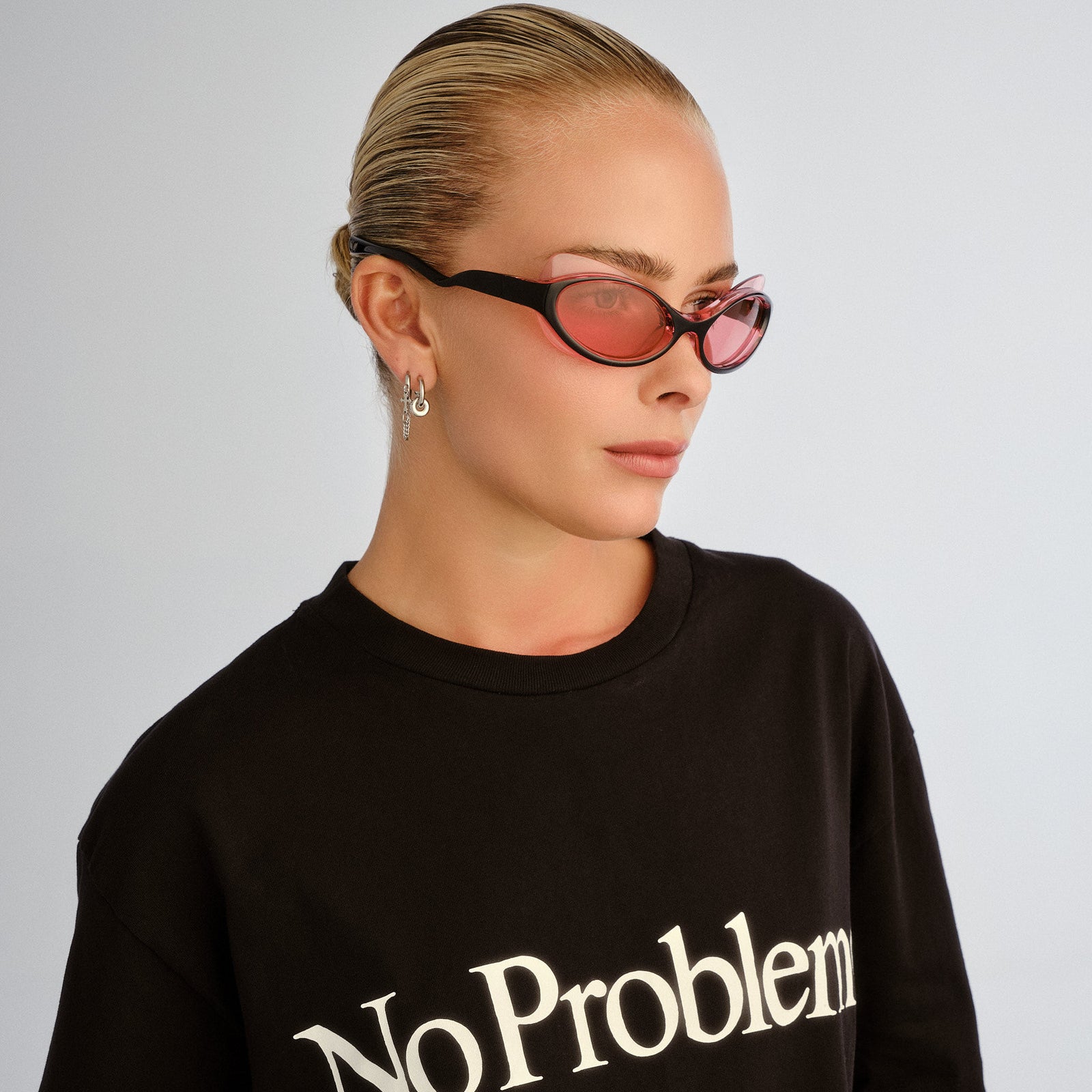 Lyra Black Uni-Sex Oval Sunglasses | Le Specs