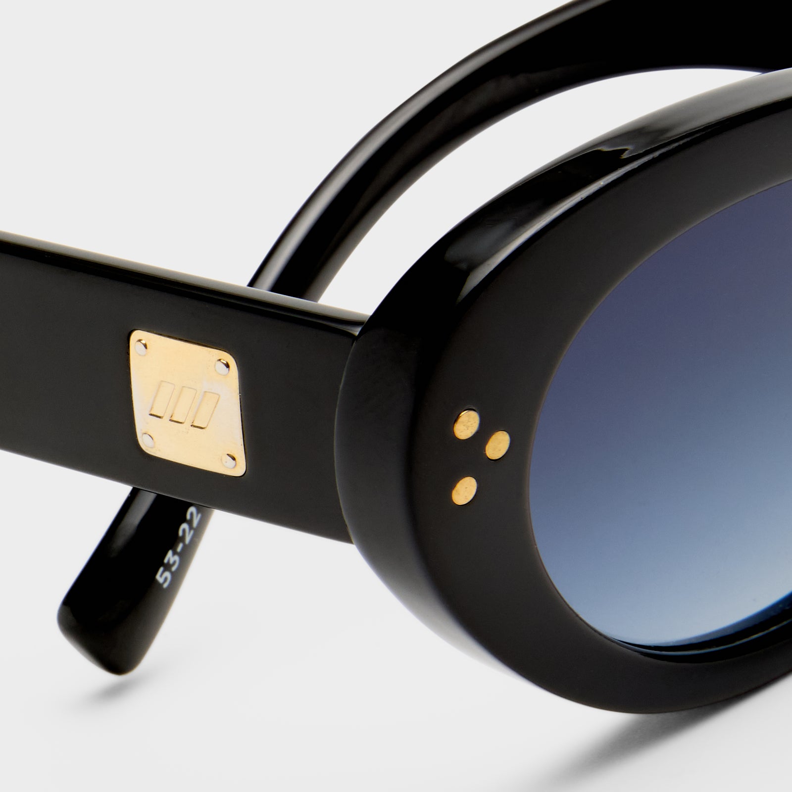 Tootsie + Black Female Cat-Eye Sunglasses | Le Specs