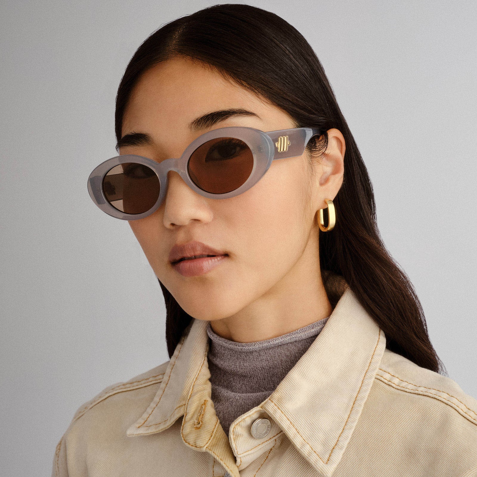 Nouveau Vie Cloud Female Oval Sunglasses | Le Specs