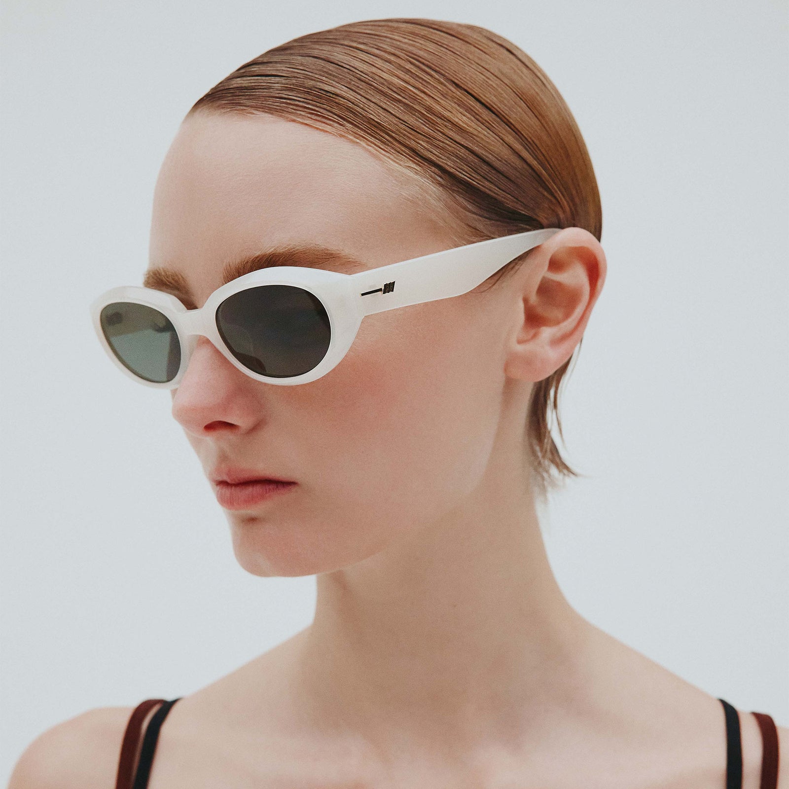 Le Bijou Milk Uni-Sex Oval Sunglasses | Le Specs