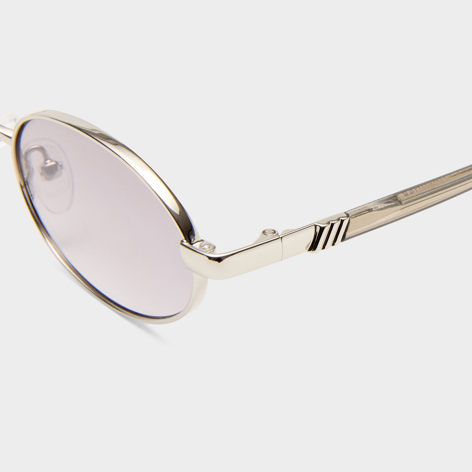 Icicle Bright Silver Uni-Sex Oval Sunglasses | Le Specs