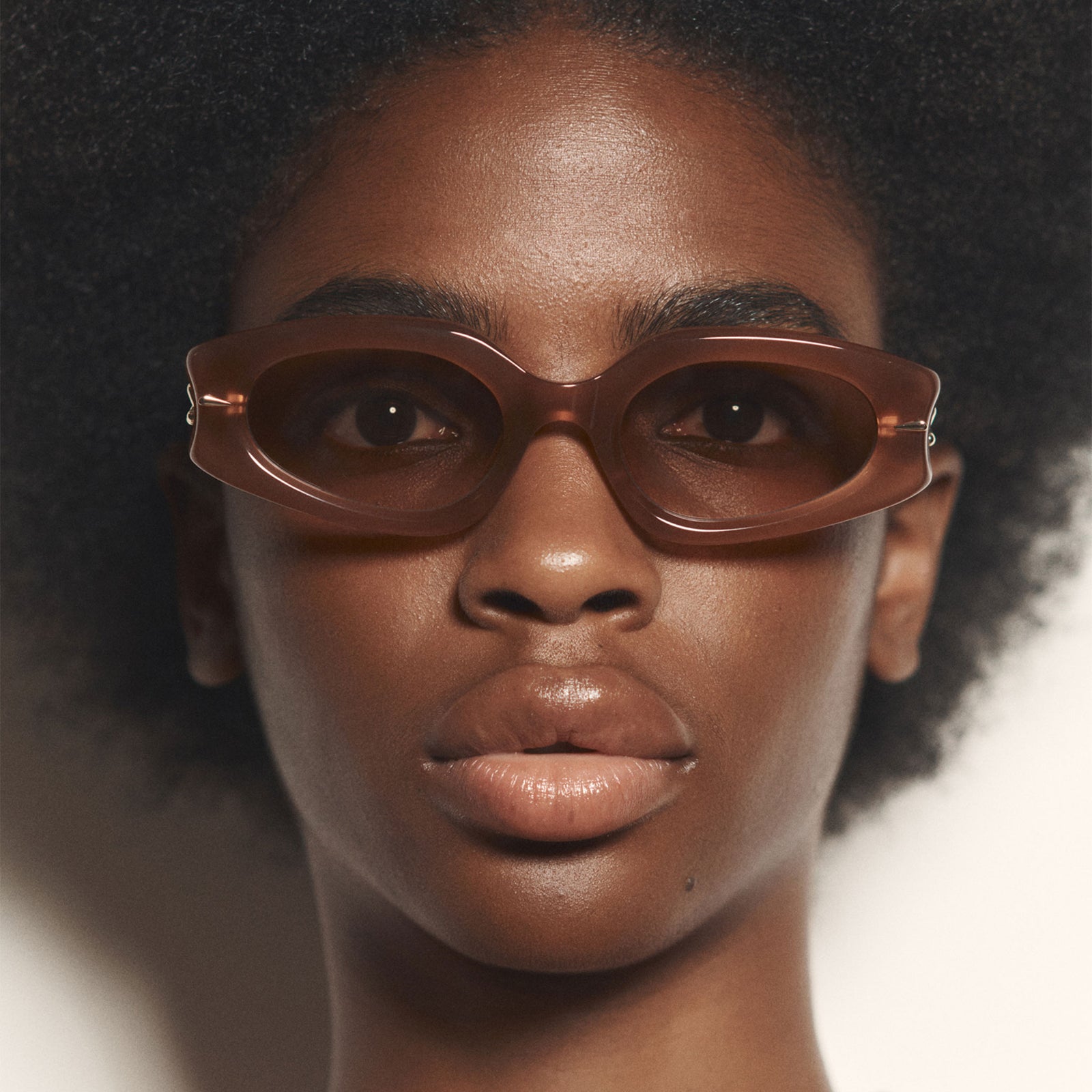 Lunar Tan Female Oval Sunglasses | Le Specs