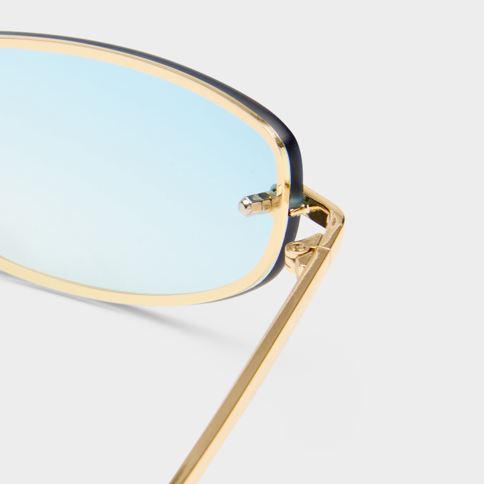 Bubbles Gold Female Wrap Sunglasses | Le Specs
