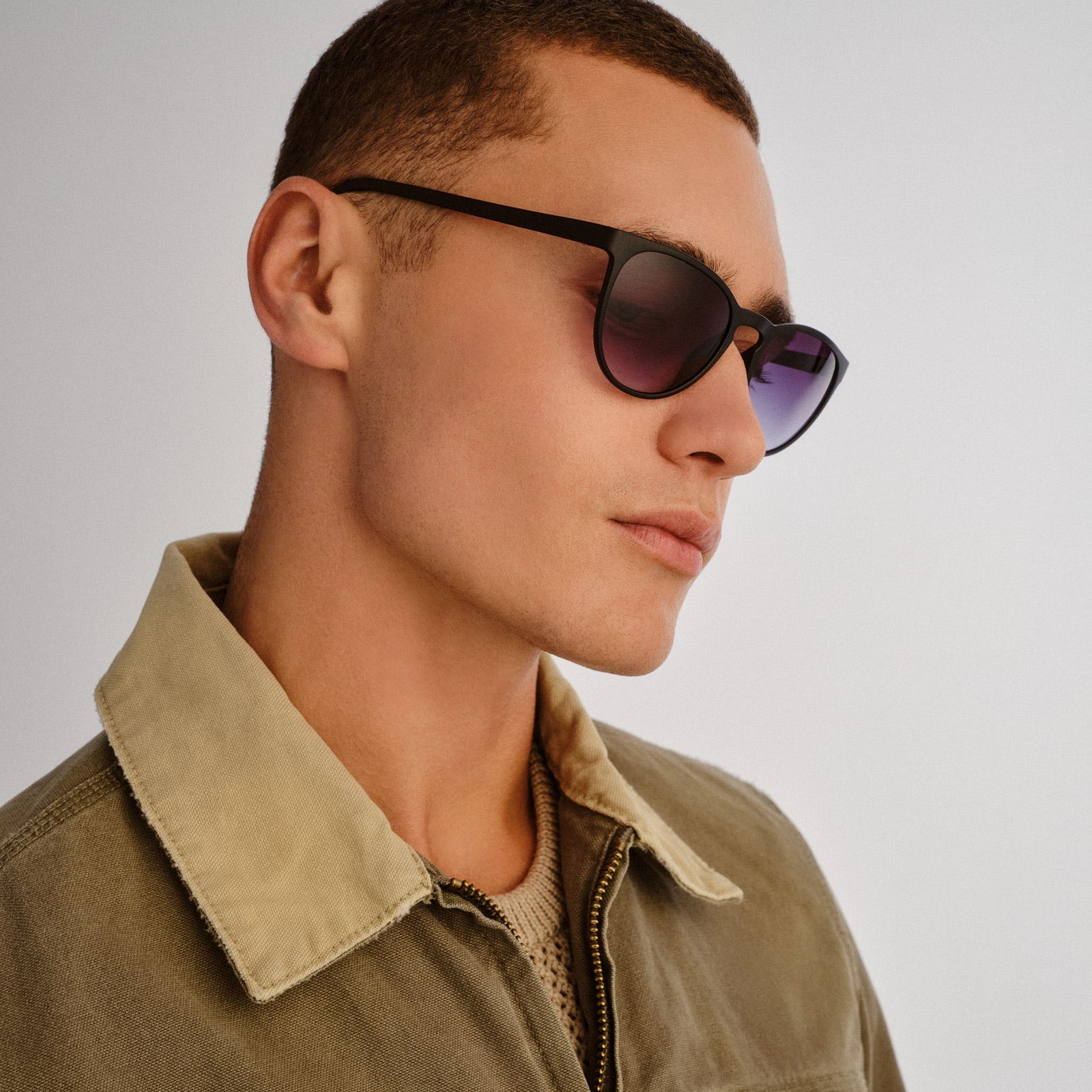 Invincible Matte Black Uni-Sex Round Sunglasses | Le Specs