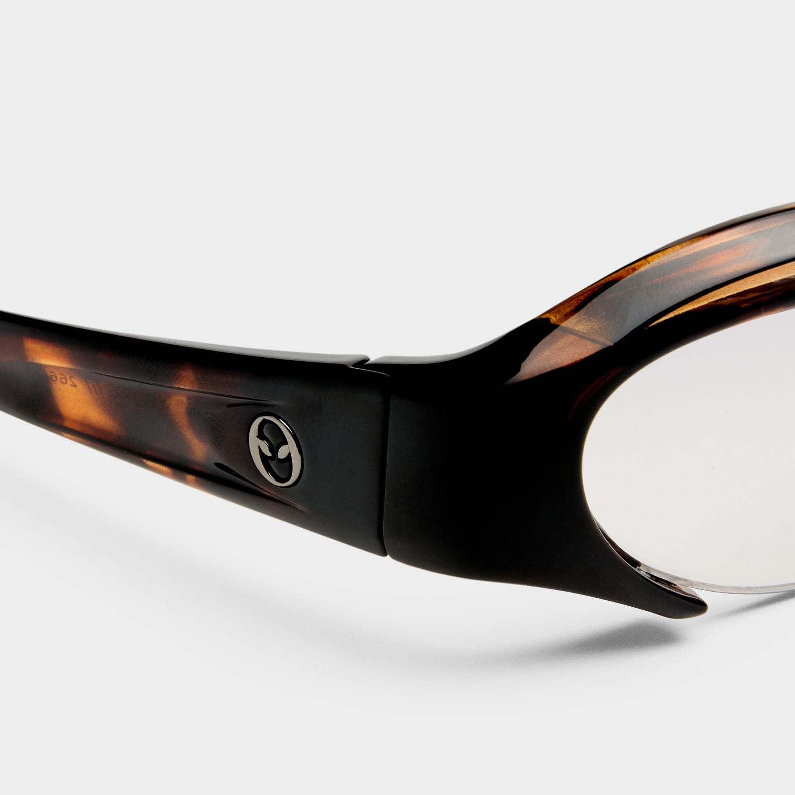 Cyborg Tortoiseshell Uni-Sex Oval Sunglasses | Le Specs