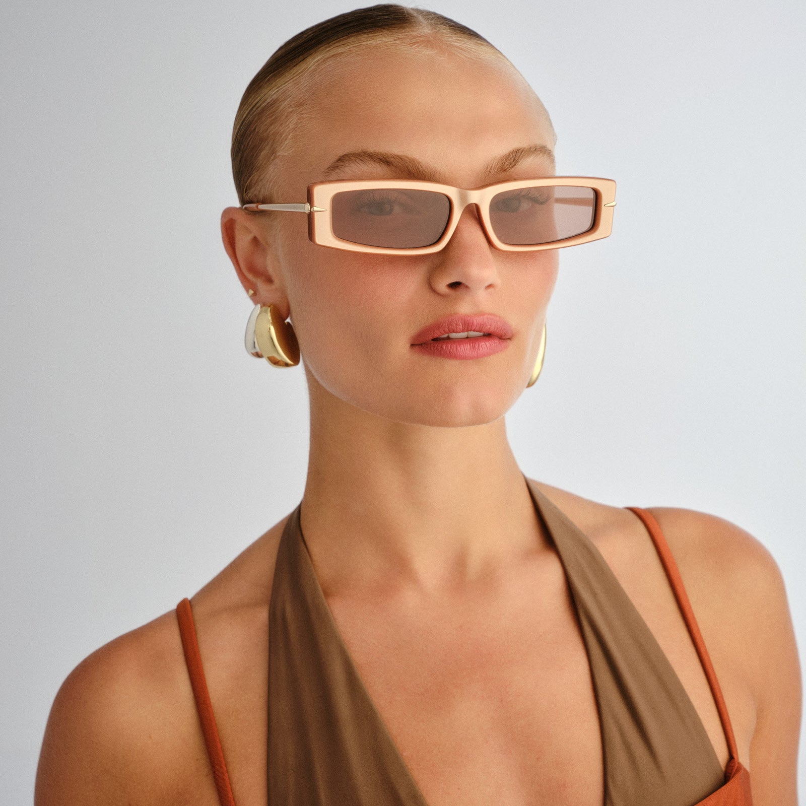 Numero Diez Champagne Velvet Female Rectangle Sunglasses | Le Specs