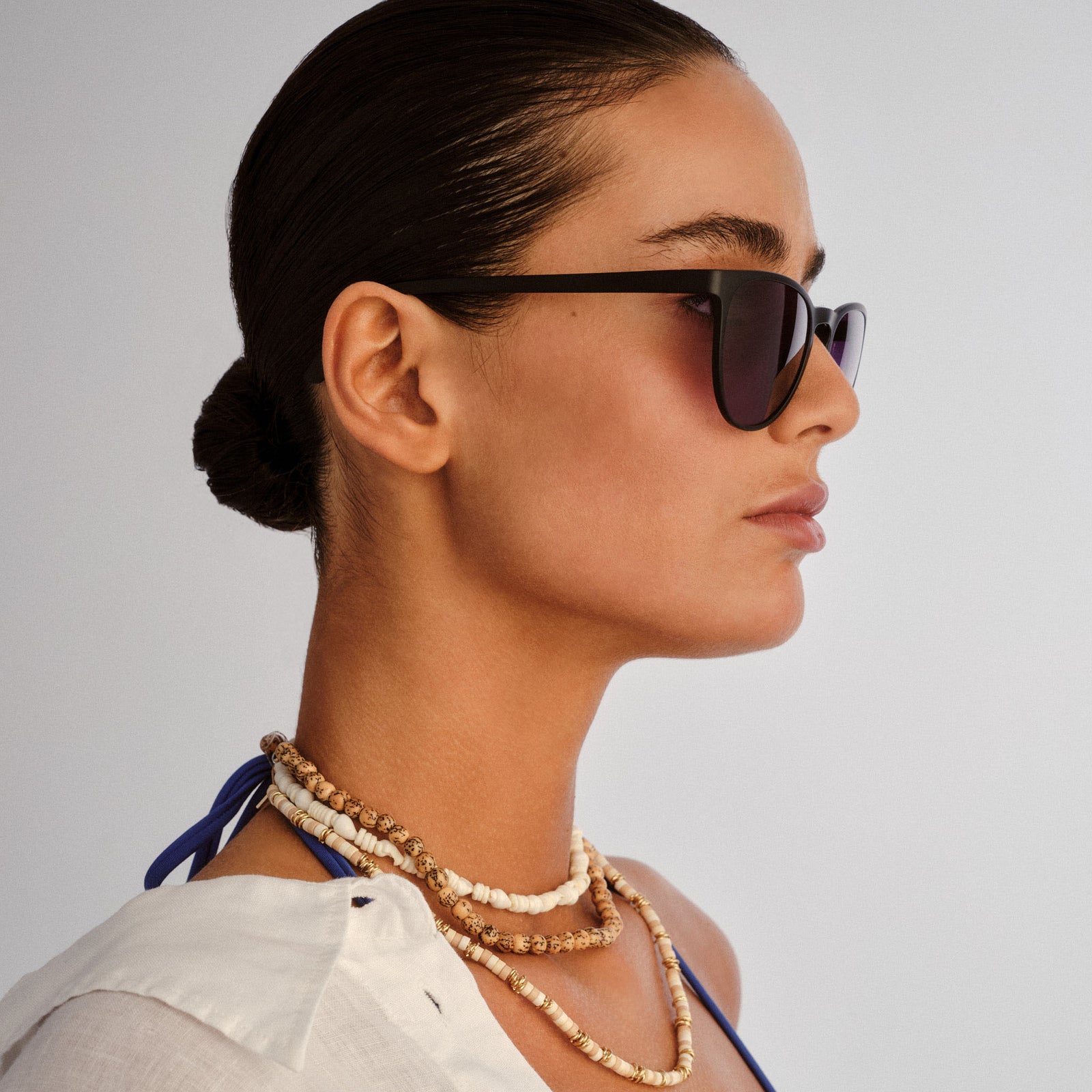Invincible Matte Black Uni-Sex Round Sunglasses | Le Specs
