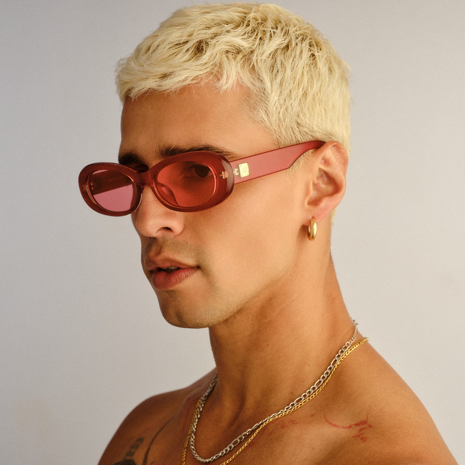 Hey Ya + Scarlett Pearl Female Oval Sunglasses | Le Specs