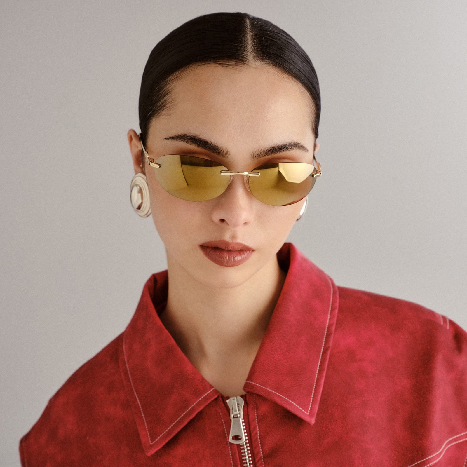 Slinky Gold Female Oval Sunglasses | Le Specs