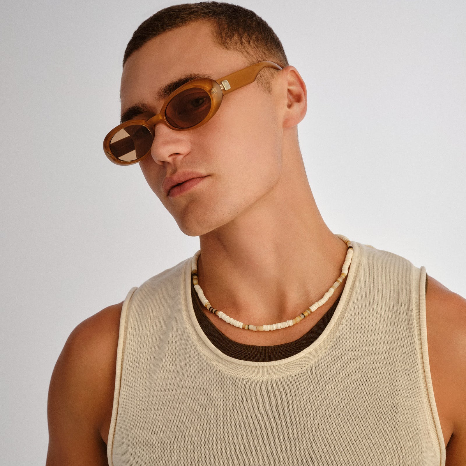Work It Gold Pearl Uni-Sex Oval Sunglasses | Le Specs