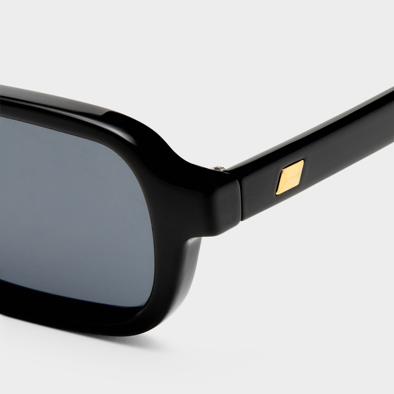 Pilferer Black Uni-Sex Rectangle Sunglasses | Le Specs