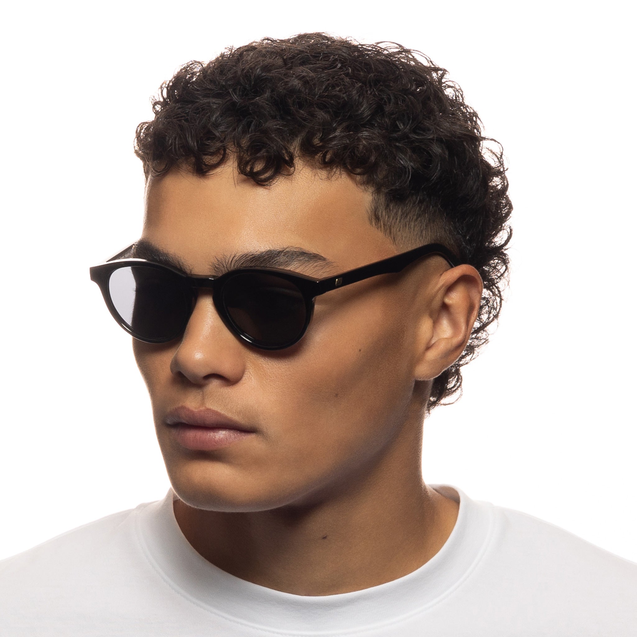 Trashy Black Uni-Sex Round Sunglasses | Le Specs